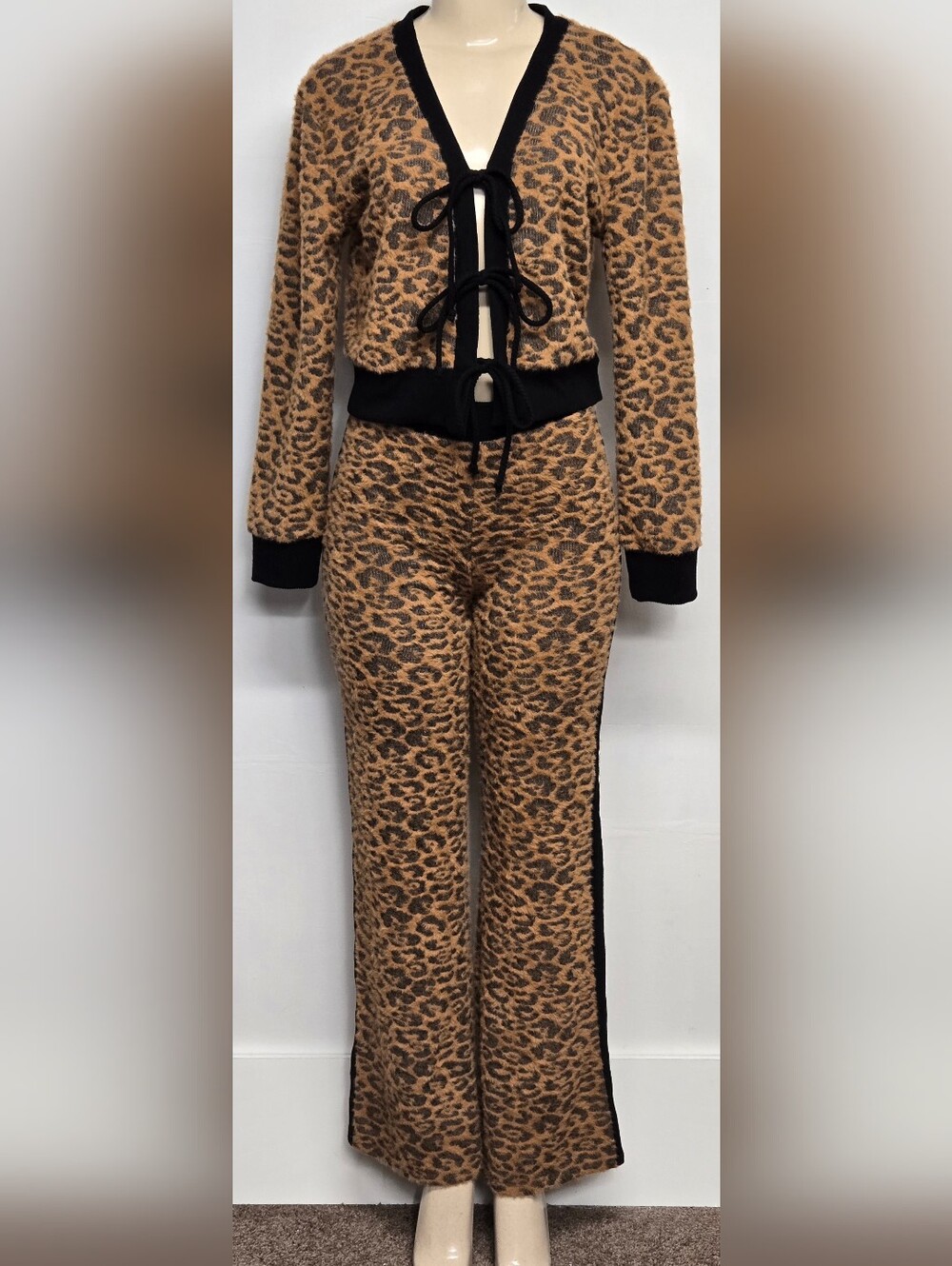 Love J 2 Two Piece Cheetah Fuzzy Fleece Pants Set Stretch Knit Tie Front S